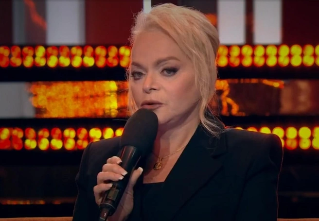 Чтобы снять деньги для мошенников, Долиной и самой приходилось врать | Источник: кадр из эфира программы «Пусть говорят» от 05.12.2025