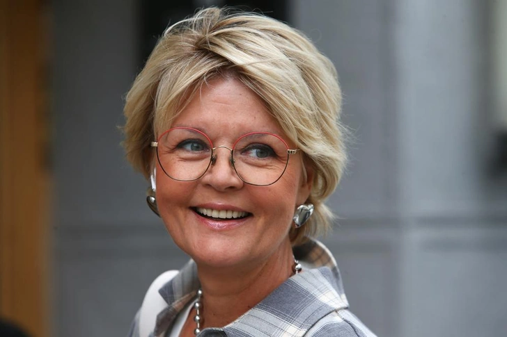 Юлия Меньшова | www.starhit.ru