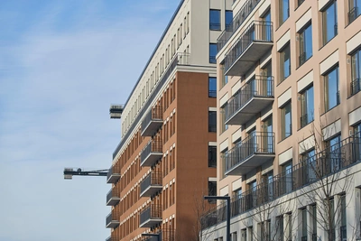 Застройщик разберет фабрику в Краснообске, перевезет часть сотрудников в Москву