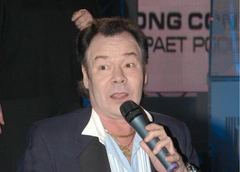 «Клеил меня по полной, а мне было 17 лет»: тайная жена Михаила Муромова помогла ему написать «Яблоки на снегу»