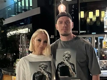 «Снова почувствовать себя ребенком»: кричавшая о проблемах в браке Лера Кудрявцева проводит отпуск с мужем в Турции