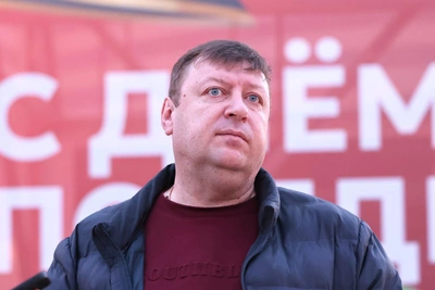 Новый диктор парада Победы в Волгограде — солист ансамбля ЮФО