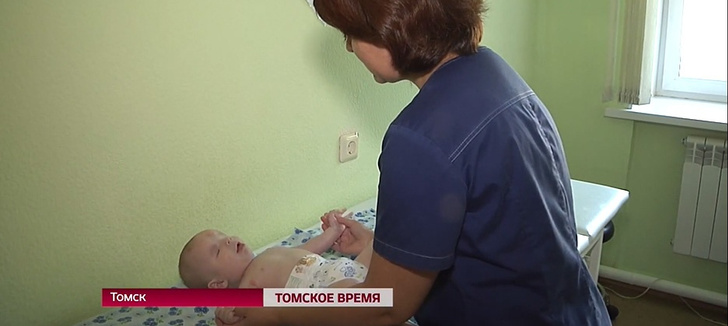 8-месячному мальчику из Томска, родившемуся без глаз, нашли приемную семью