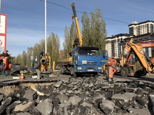 На Московском проспекте в Воронеже произошла очередная коммунальная авария — там разрабатывают котлован | Источник: «Росводоканал Воронеж» / max.ru