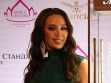 «Снова слиплись?»: Анастасия Костенко показала бюст после повторной пластики и вызвала недоумение