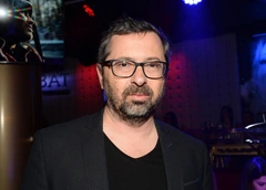 Создавал хиты, ругался с Тимофеевым, променял жену на модель еще моложе. «Дискотека Авария» Алексея Рыжова