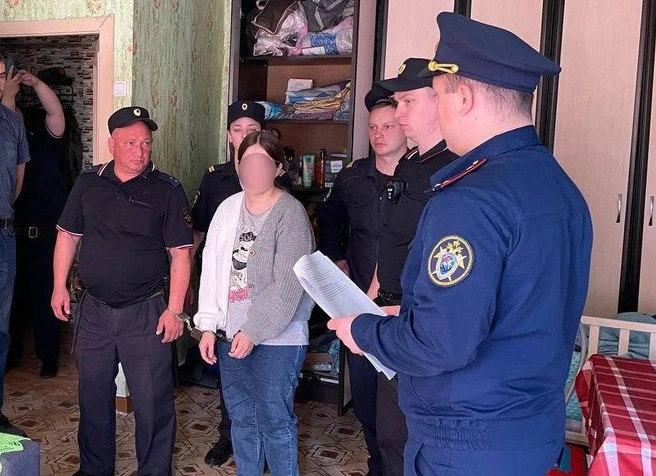 Изначально обвиняемая говорила, что уронила дочь | Источник: СУ СКР по Свердловской области