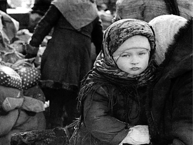 Дети войны пережили голод, холод, бомбежки, потерю близких, эвакуацию, оккупацию и непосильный труд в тылу | Источник: russiainphoto.ru (фото для иллюстрации)