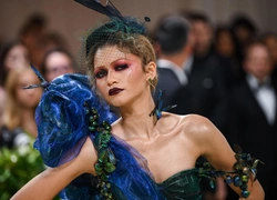 Худшие платья на Met Gala 2024 — у Зендеи?