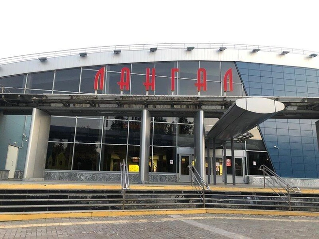 «Лангал» долгое время был единственным широкоформатным кинотеатром в столице ХМАО | Источник: yandex.ru