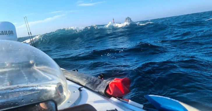 «Я рад, что выжил и могу рассказать о своем опыте»: как французский путешественник (почти) переплыл Тихий океан на весельной лодке