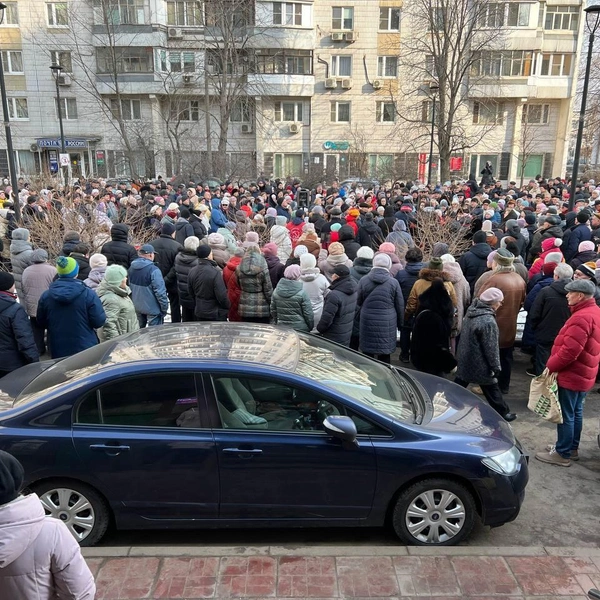 Жители Сабурово пришли на встречу с депутатом Денисом Парфеновым | Источник: Денис Парфенов / Vk.com