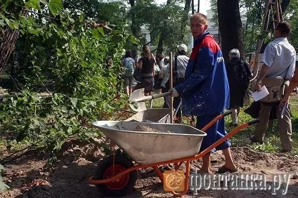 Восстановили четыре исторических боскета — Французский партер, Менажерийный пруд, Крестовое гульбище и Птичий двор. | Источник: Мария Цыганкова / «Фонтанка.ру»