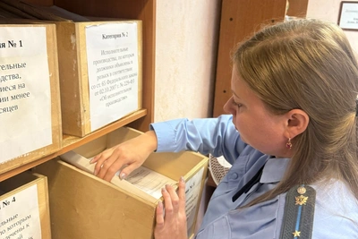 Приставы помогли взыскать алименты для ребенка