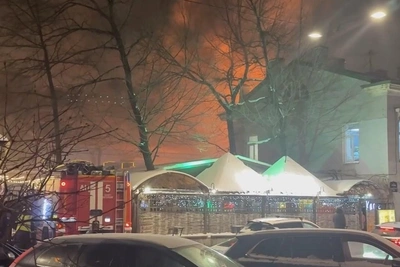 Fire breaks out at restaurant on Pravdy Street