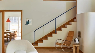 Тренды 2024: как сейчас модно оформлять лестницы