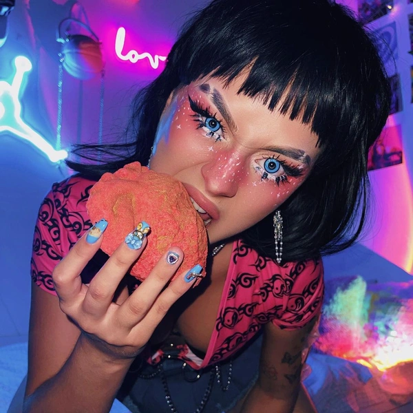 Макияж в стиле e-girl: супертренд из ТикТока от Насти Бэдбарби 💥 | Источник: @badbaarbie