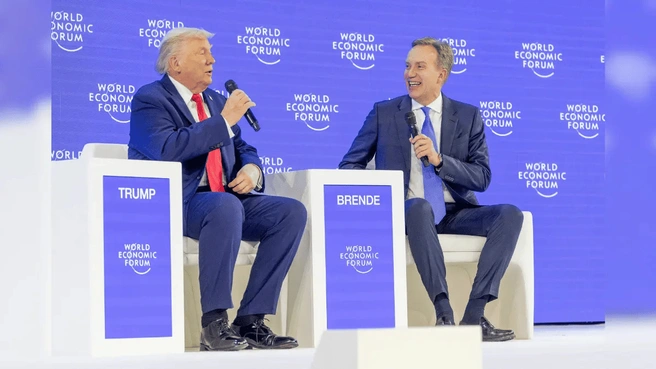 Лодыжки Трампа были в центре внимания на Всемирном экономическом форуме в январе. | Источник: MEGA