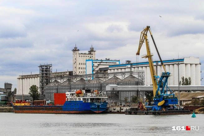 В конце января 2025 года сообщалось, что сроки переноса ростовского порта в промзону «Заречная» на Левом берегу отложили на неопределенный срок | Источник: Александр Подопригора / 161.RU