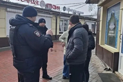 В Воронеже при рейде по мигрантам изъяли 230 литров спиртного