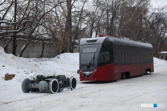 Впервые красно-черные трамваи появились в Новосибирске в 2024 году | Источник: Александр Ощепков / NGS.RU