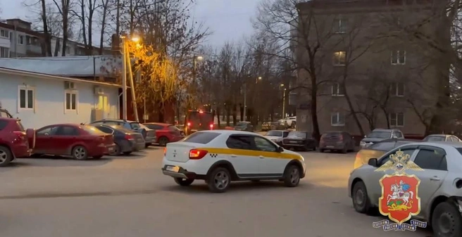 К дому пенсионерки приехал курьер, забравший все ее сбережения | Источник: Подмосковная полиция / T.me