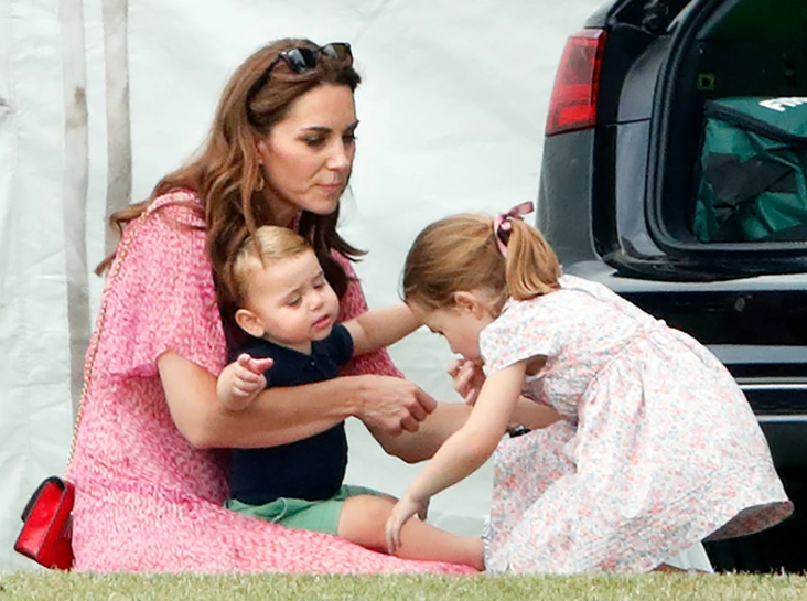 Кейт Миддлтон, принц Луи и принцесса Шарлотта, 10 июля 2019 года