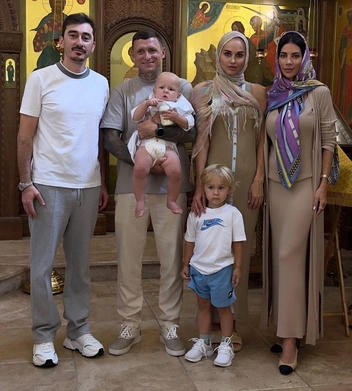 Крестным стал Артем Калайджян