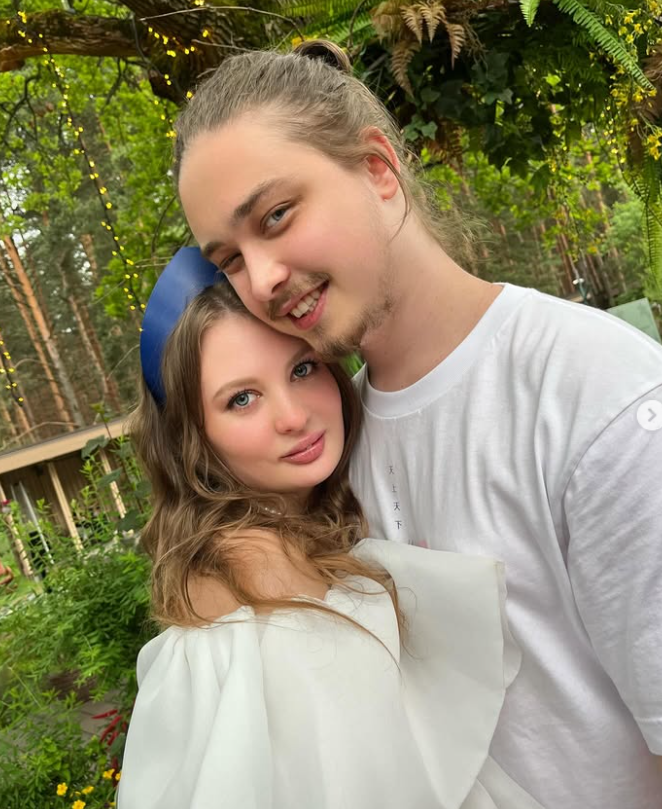 «Ей будут ломать челюсть и делать новую»: Наташа Королева раскрыла проблемы невестки Мелиссы