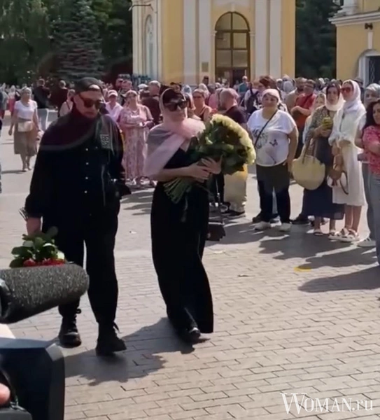 Родные запретили фотографировать Заворотнюк в гробу