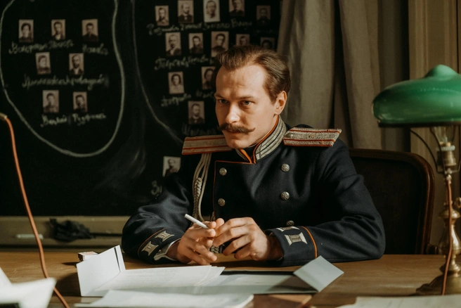 Как вам Юра Борисов без своей фирменной лысины? | Источник: Анастасия Ляшенко