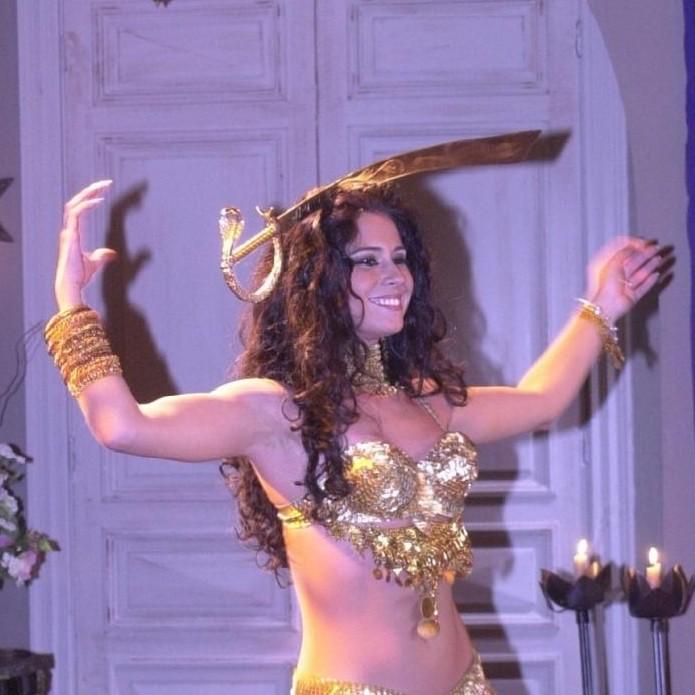 Лежа на песке, позируя у зеркала в белье: горячие снимки звезды «Клона» Джованны Антонелли, которая празднует 50-летие