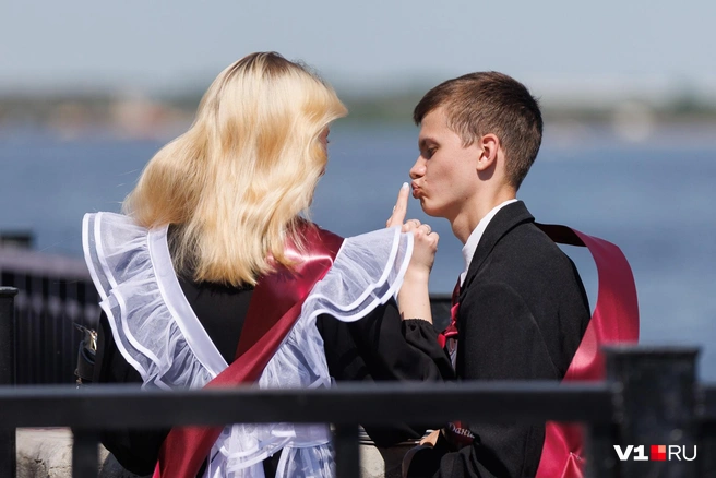 Красивые и влюбленные! | Источник: Алексей Волхонский / V1.RU