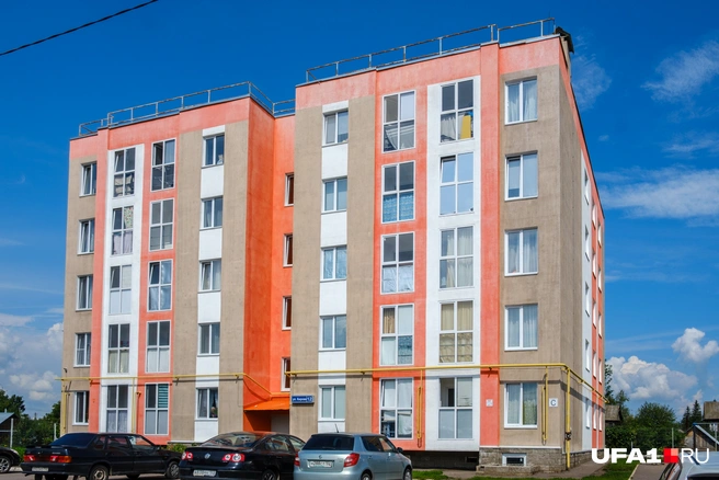 Булгаковская многоэтажка — единственная с пятью этажами (во всяком случае, из тех, что мы видели)