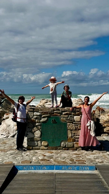 Мыс Игольный и граница двух океанов | Источник: Евгения Дегтянникова