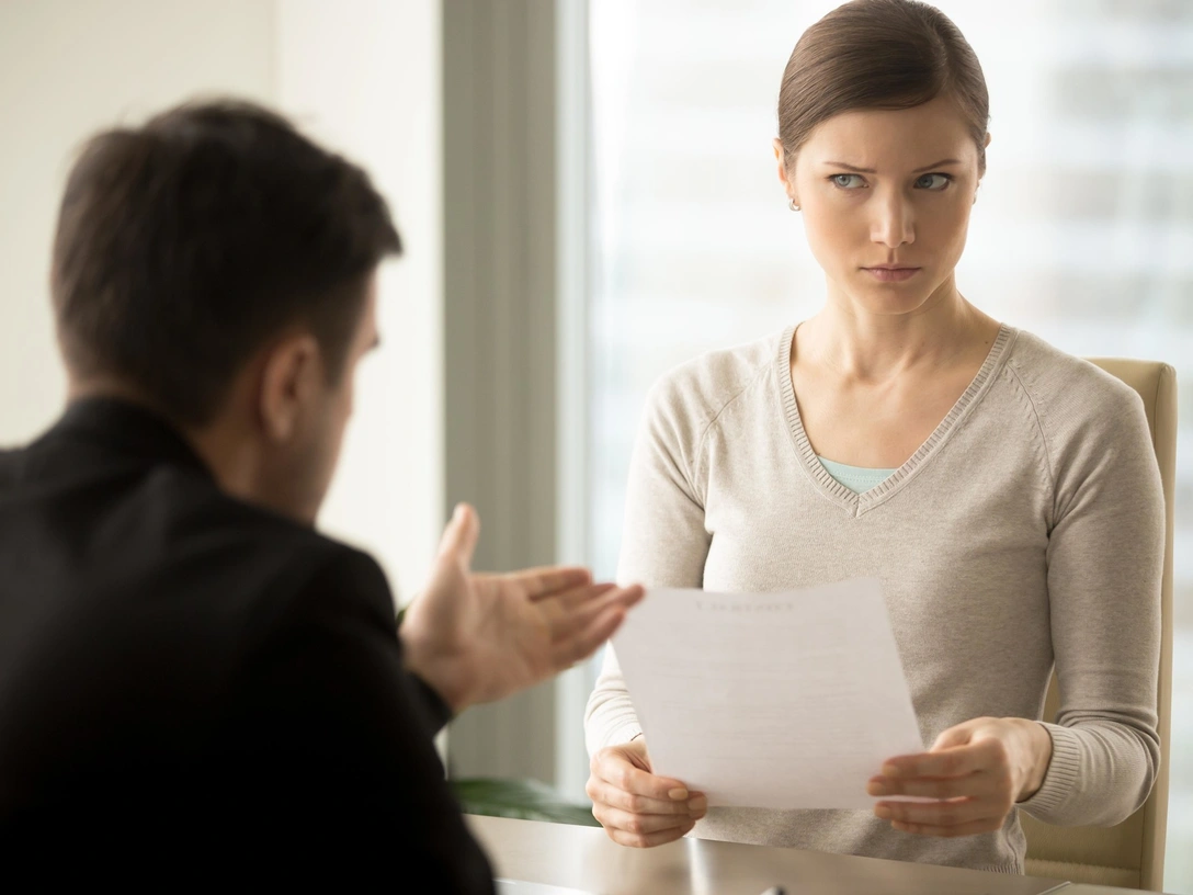 Как распознать работодателя-мошенника: 9 самых популярных схем обмана | marieclaire.ru