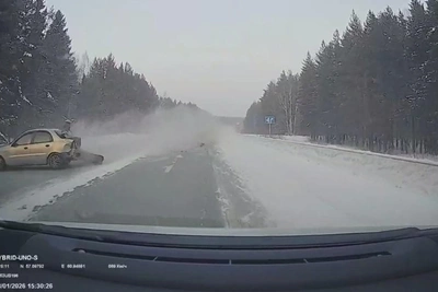 На Урале авария из-за выезда на встречку: водитель спас ситуацию