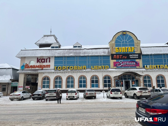 В этом здании шпиль расположили на краю здания | Источник: Андрей Бирюков / UFA1.RU