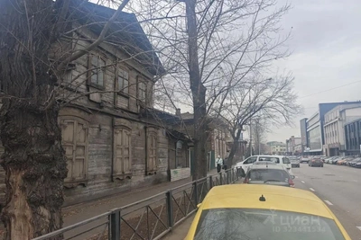 Дом-памятник продают в центре Иркутска