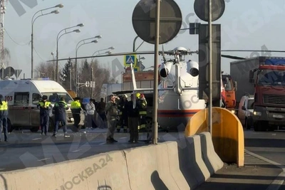 Минивэн столкнулся с автобусом детей на Калужском шоссе