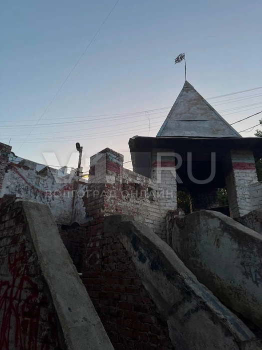 Если бы детский городок привели в порядок, он мог бы стать жемчужиной Советского района | Источник: Читатели V1.RU