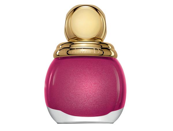 Лак для ногтей Diorific Vernis Рождество 2016 (лимитированный выпуск), Dior. Коллекция выпущена в четырех перламутровых цветах – golden, precious, splendor, cosmic.
