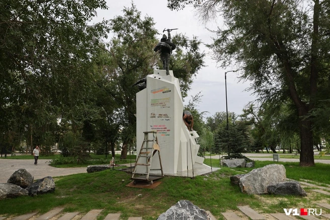 Открыть памятник планируют в конце сентября | Источник: Алексей Волхонский / V1.RU
