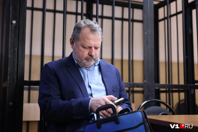 Дмитрий Лебедев в зале суда | Источник: Алексей Волхонский / V1.RU