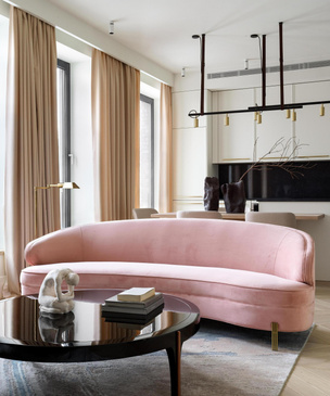 Розовый диван в гостиной: 45 впечатляющих фотографий