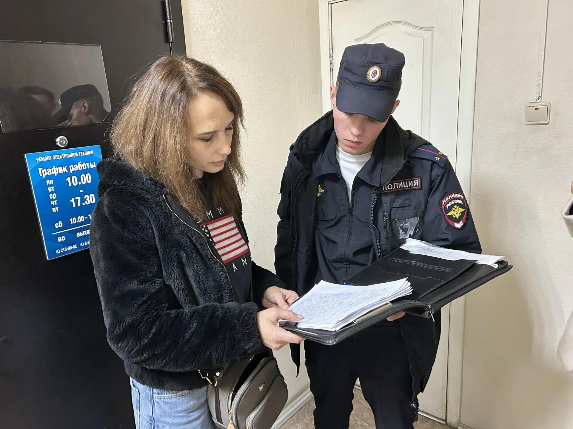 «Ты мне не нужен, убирайся». Сестра охранника, убившего в Челябинске жену и падчерицу, рассказала о…