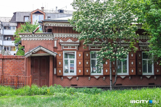 «Взяла двоих детей в охапку и спряталась». История легендарной иркутской травницы — она лечила Пугачеву и Миронова | Источник: Ксения Филимонова / IRCITY.RU
