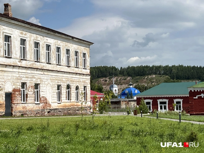 Слева на снимке — старая тюрьма | Источник: Андрей Бирюков / UFA1.RU