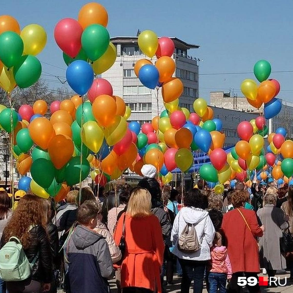 Колонна на Первомай в 2017 году | Источник: архив 59.RU