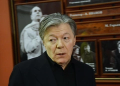 Збруев о Певцове: «Цепляется за этот плохой „Ленком“! Посадка на двух стульях человека не украшает»